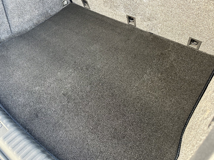 Ezy-Care Black Rubber Floor Mat Set For Land Rover Discovery 1 (1989-1998) - Front, Rear & Boot